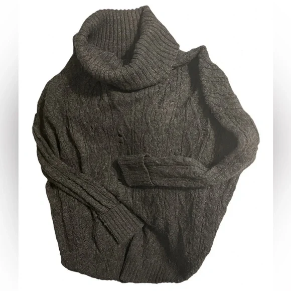 Free People Cable Knit Vintage Worn Look Sweater🌹 - Picture 3 of 9